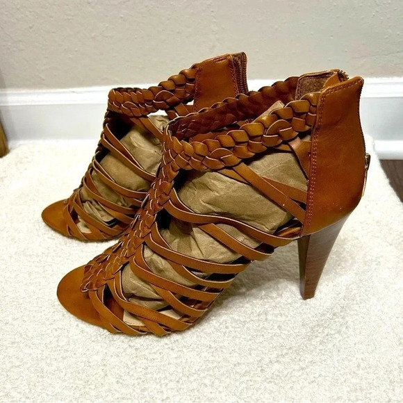 Vince Camuto sandals Size 9.5 - Picture 6 of 10